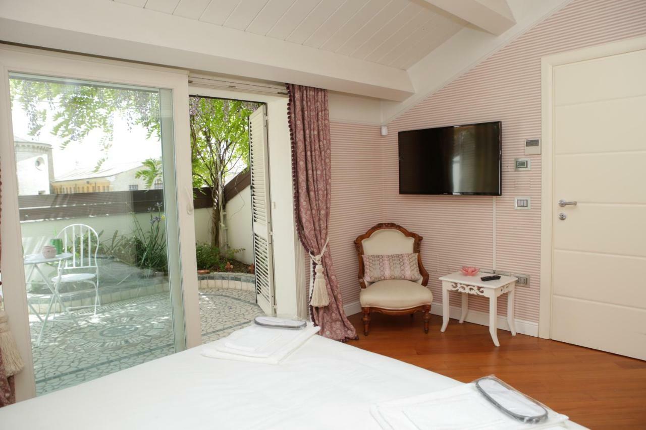 Penthouse In The Centre Apartment Ravenna