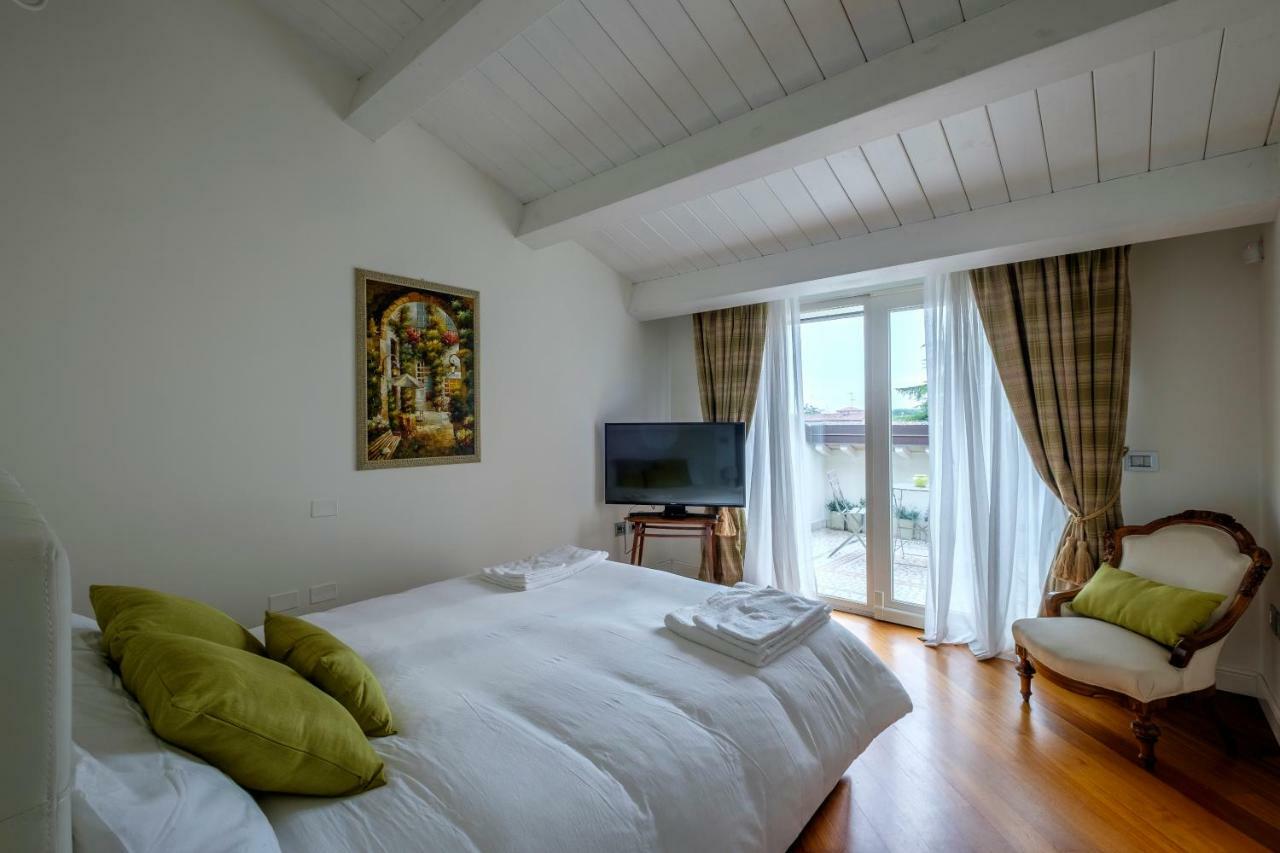 Penthouse In The Centre Apartment Ravenna