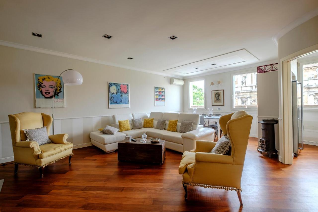 Penthouse In The Centre Apartment Ravenna